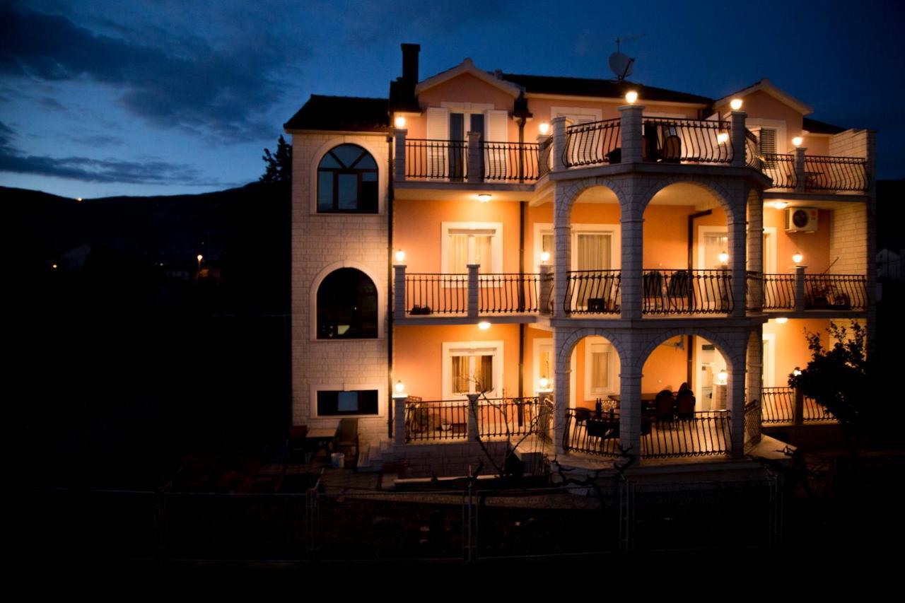Apartments Villa Paradise Kaštela Kültér fotó
